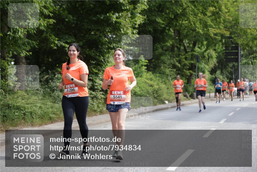 15.06.2025 - REWE Women's Run Jannik Wohlers http://msf.ph/oto/7934834 15.06.2025 10:12:29 Laufen 5296, 5541 meine-sportfotos.de