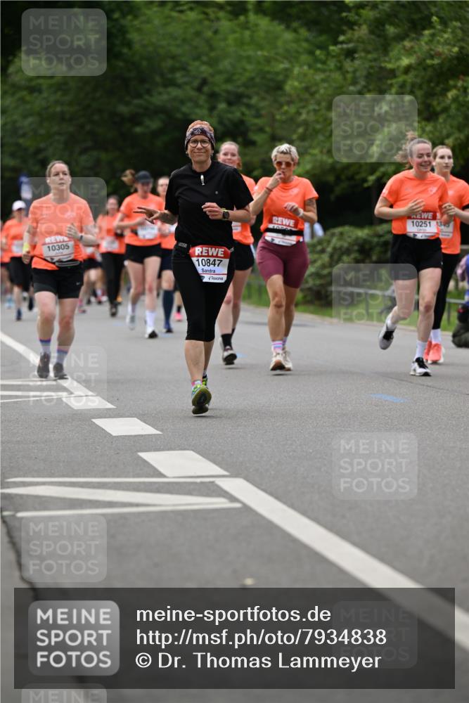 15.06.2025 - REWE Women's Run Dr. Thomas Lammeyer http://msf.ph/oto/7934838 15.06.2025 09:18:51 Laufen 10305, 10847, 10251 meine-sportfotos.de
