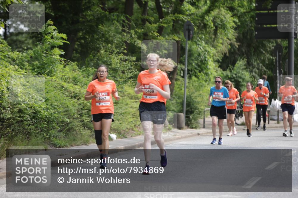 15.06.2025 - REWE Women's Run Jannik Wohlers http://msf.ph/oto/7934869 15.06.2025 10:12:31 Laufen 5469, 5255, 5521, 5103, 6041 meine-sportfotos.de