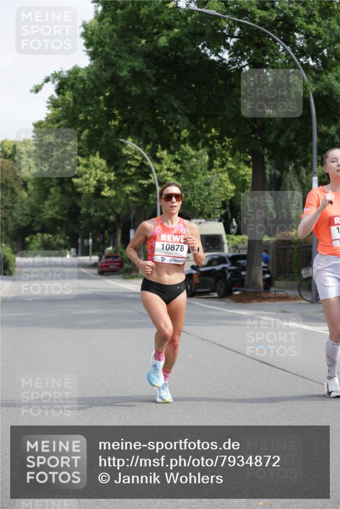 15.06.2025 - REWE Women's Run Jannik Wohlers http://msf.ph/oto/7934872 15.06.2025 08:37:54 Laufen 10878 meine-sportfotos.de