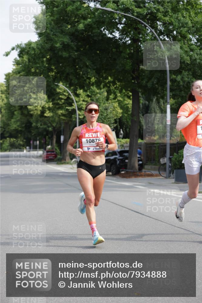 15.06.2025 - REWE Women's Run Jannik Wohlers http://msf.ph/oto/7934888 15.06.2025 08:37:54 Laufen 10878 meine-sportfotos.de