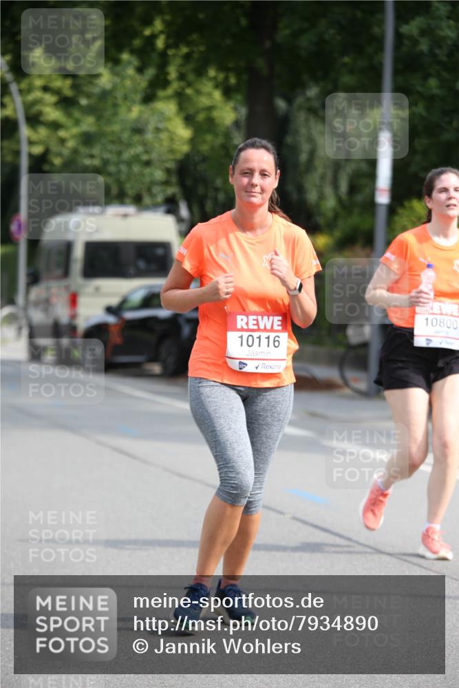 15.06.2025 - REWE Women's Run Jannik Wohlers http://msf.ph/oto/7934890 15.06.2025 09:52:45 Laufen 10116, 10800 meine-sportfotos.de