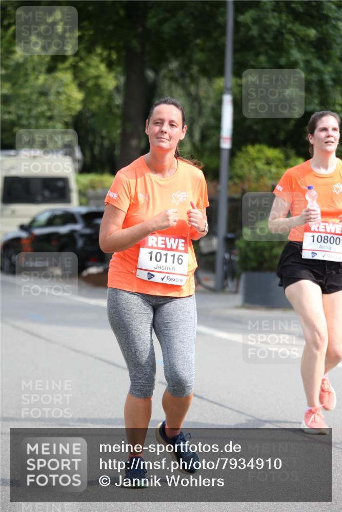 15.06.2025 - REWE Women's Run Jannik Wohlers http://msf.ph/oto/7934910 15.06.2025 09:52:45 Laufen 10116, 10800 meine-sportfotos.de