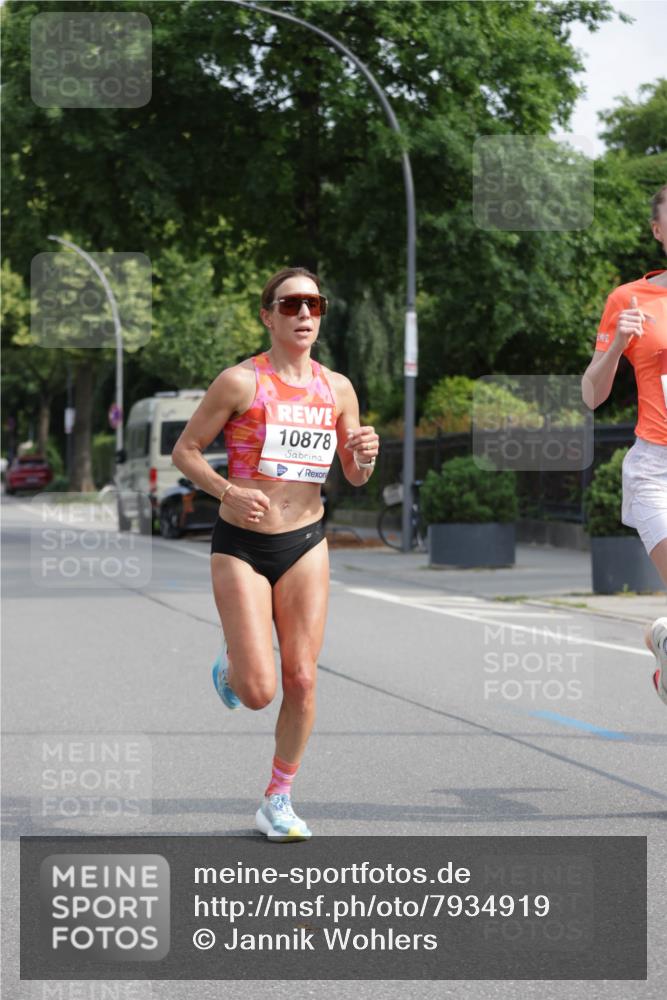 15.06.2025 - REWE Women's Run Jannik Wohlers http://msf.ph/oto/7934919 15.06.2025 08:37:55 Laufen 10878 meine-sportfotos.de