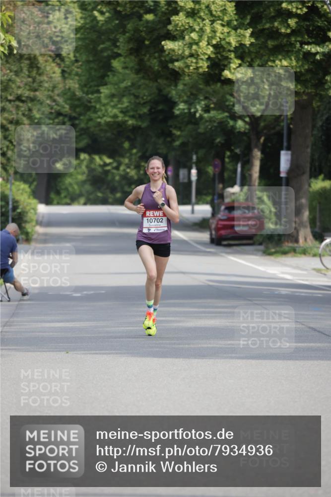 15.06.2025 - REWE Women's Run Jannik Wohlers http://msf.ph/oto/7934936 15.06.2025 08:38:42 Laufen 10702 meine-sportfotos.de