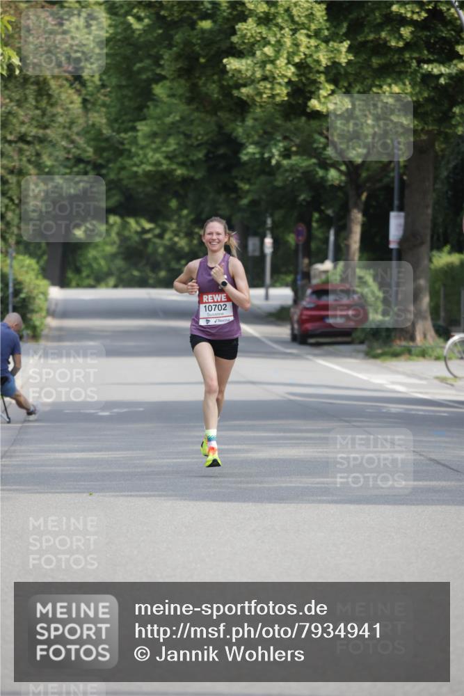 15.06.2025 - REWE Women's Run Jannik Wohlers http://msf.ph/oto/7934941 15.06.2025 08:38:42 Laufen 10702 meine-sportfotos.de