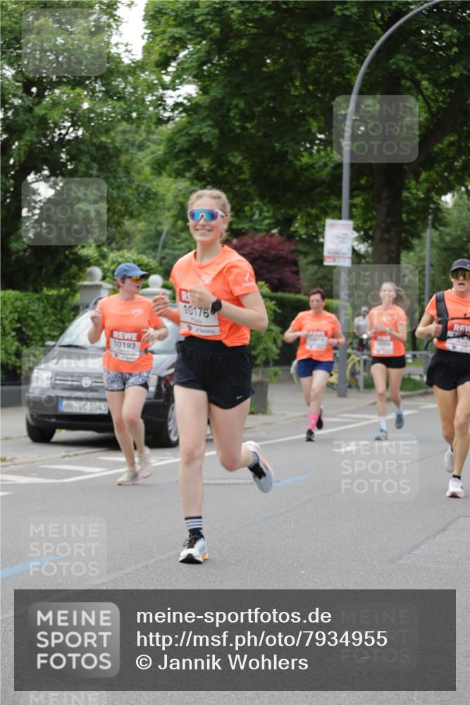 15.06.2025 - REWE Women's Run Jannik Wohlers http://msf.ph/oto/7934955 15.06.2025 08:25:49 Laufen 1043, 10193, 10176 meine-sportfotos.de