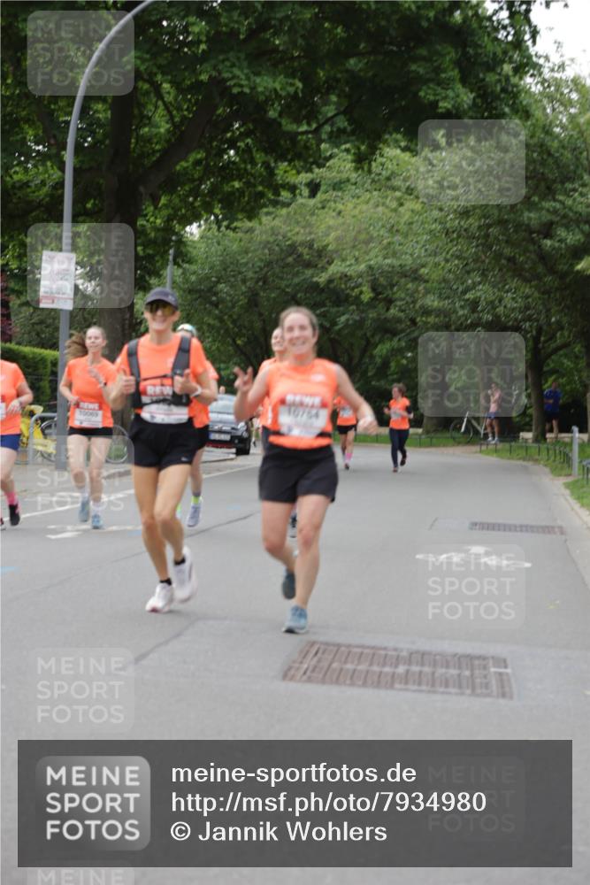 15.06.2025 - REWE Women's Run Jannik Wohlers http://msf.ph/oto/7934980 15.06.2025 08:25:49 Laufen 10764 meine-sportfotos.de
