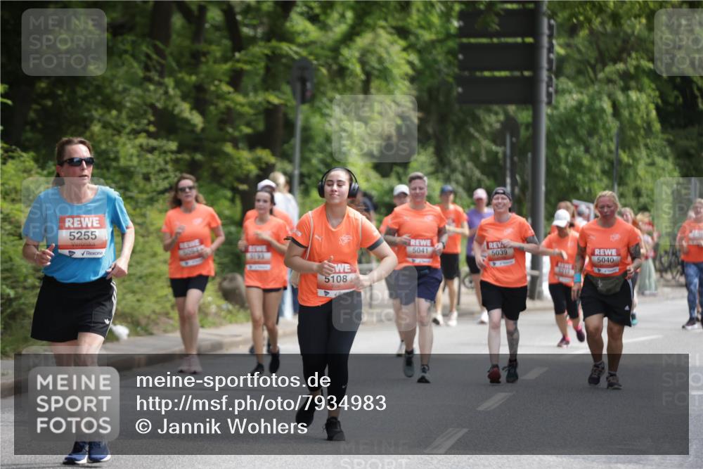 15.06.2025 - REWE Women's Run Jannik Wohlers http://msf.ph/oto/7934983 15.06.2025 10:12:38 Laufen 5255, 6094, 5193, 5108, 5041, 5039, 5040 meine-sportfotos.de