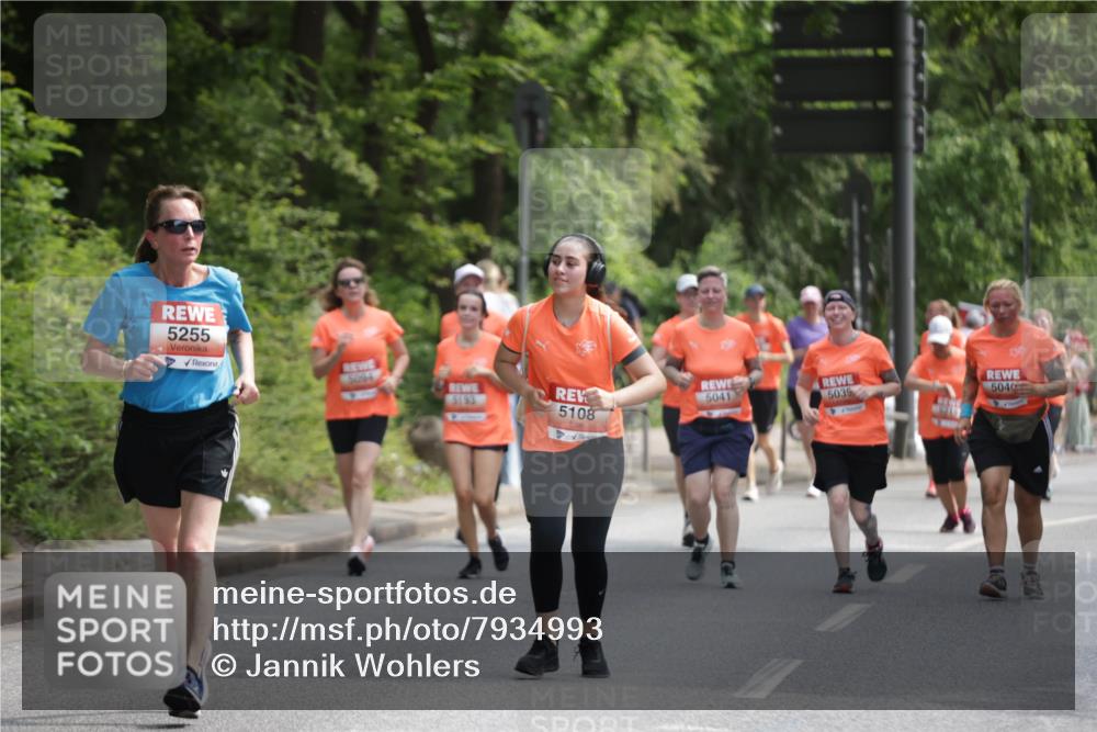 15.06.2025 - REWE Women's Run Jannik Wohlers http://msf.ph/oto/7934993 15.06.2025 10:12:38 Laufen 5255, 5094, 5193, 5041, 5039, 5108, 5040 meine-sportfotos.de