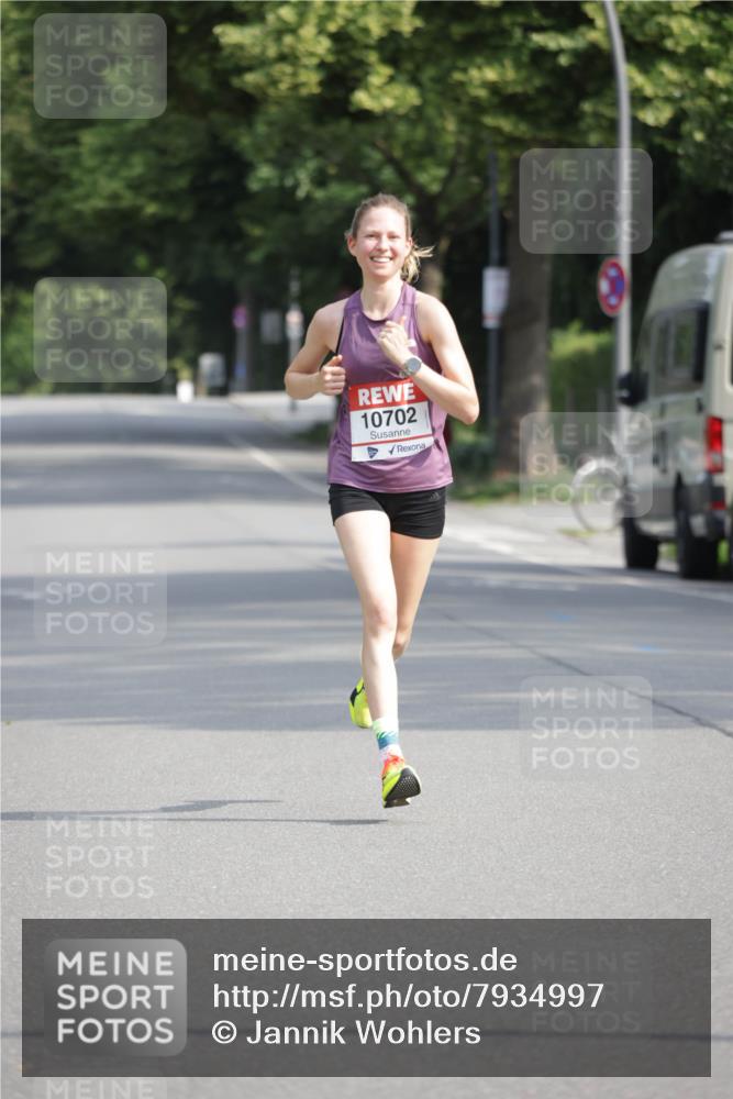 15.06.2025 - REWE Women's Run Jannik Wohlers http://msf.ph/oto/7934997 15.06.2025 08:38:44 Laufen 10702 meine-sportfotos.de