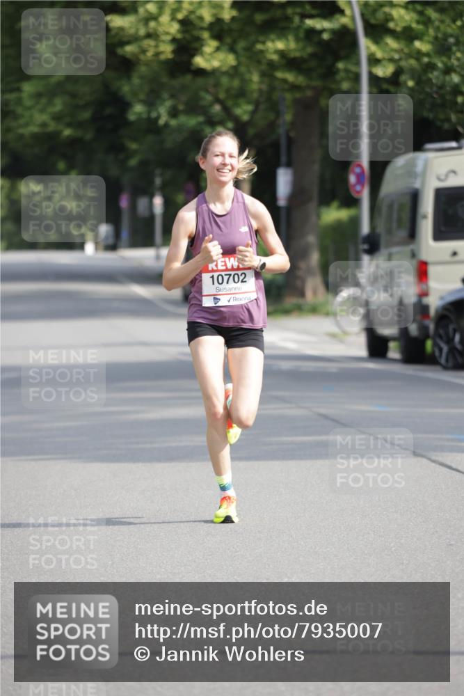 15.06.2025 - REWE Women's Run Jannik Wohlers http://msf.ph/oto/7935007 15.06.2025 08:38:44 Laufen 10702 meine-sportfotos.de