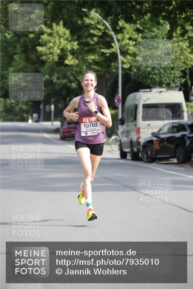 15.06.2025 - REWE Women's Run Jannik Wohlers http://msf.ph/oto/7935010 15.06.2025 08:38:45 Laufen 10702 meine-sportfotos.de