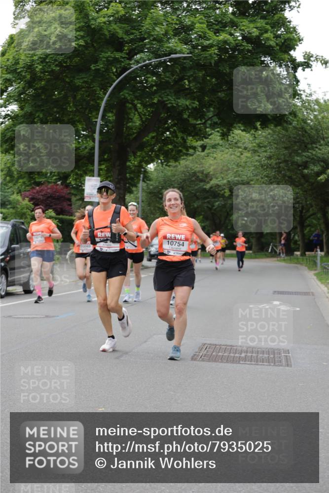 15.06.2025 - REWE Women's Run Jannik Wohlers http://msf.ph/oto/7935025 15.06.2025 08:25:50 Laufen 10016, 10069, 10754 meine-sportfotos.de