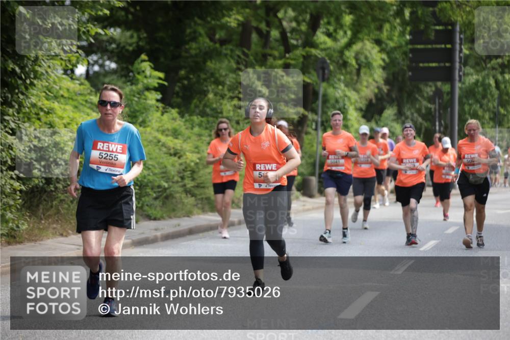15.06.2025 - REWE Women's Run Jannik Wohlers http://msf.ph/oto/7935026 15.06.2025 10:12:40 Laufen 5255, 50, 5041, 7389, 5 meine-sportfotos.de