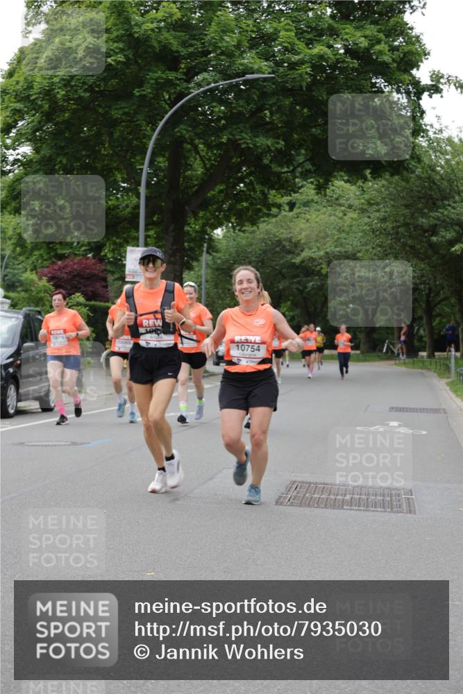 15.06.2025 - REWE Women's Run Jannik Wohlers http://msf.ph/oto/7935030 15.06.2025 08:25:50 Laufen 10016, 10069, 10754 meine-sportfotos.de