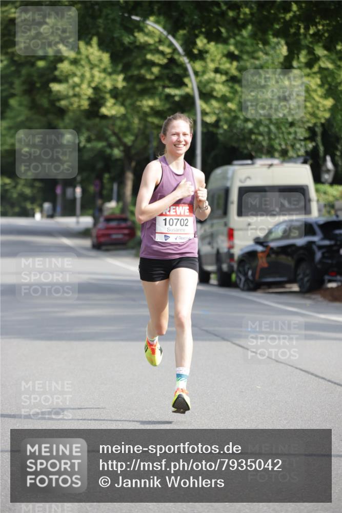 15.06.2025 - REWE Women's Run Jannik Wohlers http://msf.ph/oto/7935042 15.06.2025 08:38:45 Laufen 10702 meine-sportfotos.de