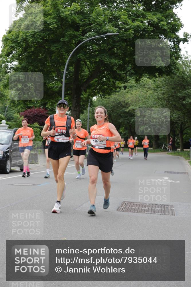 15.06.2025 - REWE Women's Run Jannik Wohlers http://msf.ph/oto/7935044 15.06.2025 08:25:50 Laufen 10016, 1007, 10754 meine-sportfotos.de