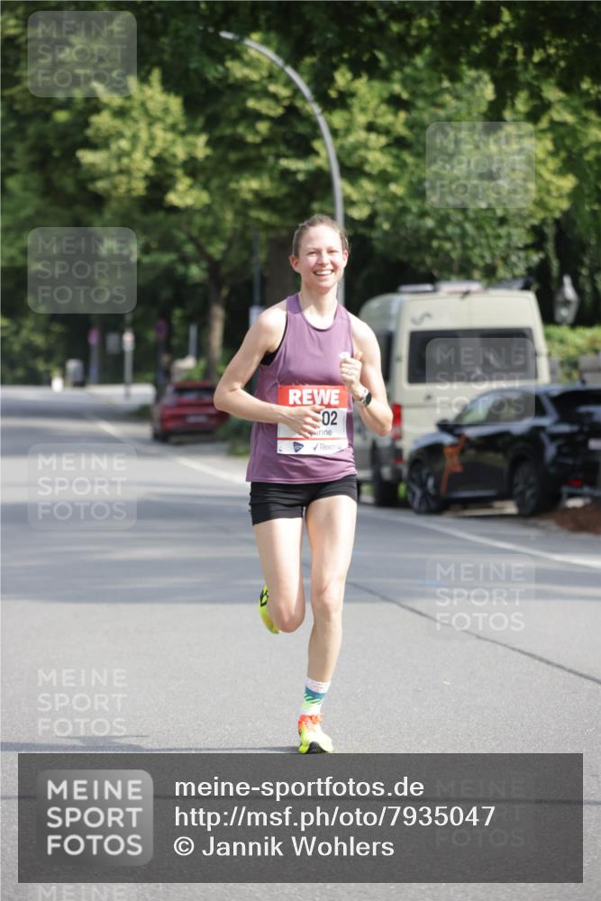 15.06.2025 - REWE Women's Run Jannik Wohlers http://msf.ph/oto/7935047 15.06.2025 08:38:45 Laufen 02 meine-sportfotos.de