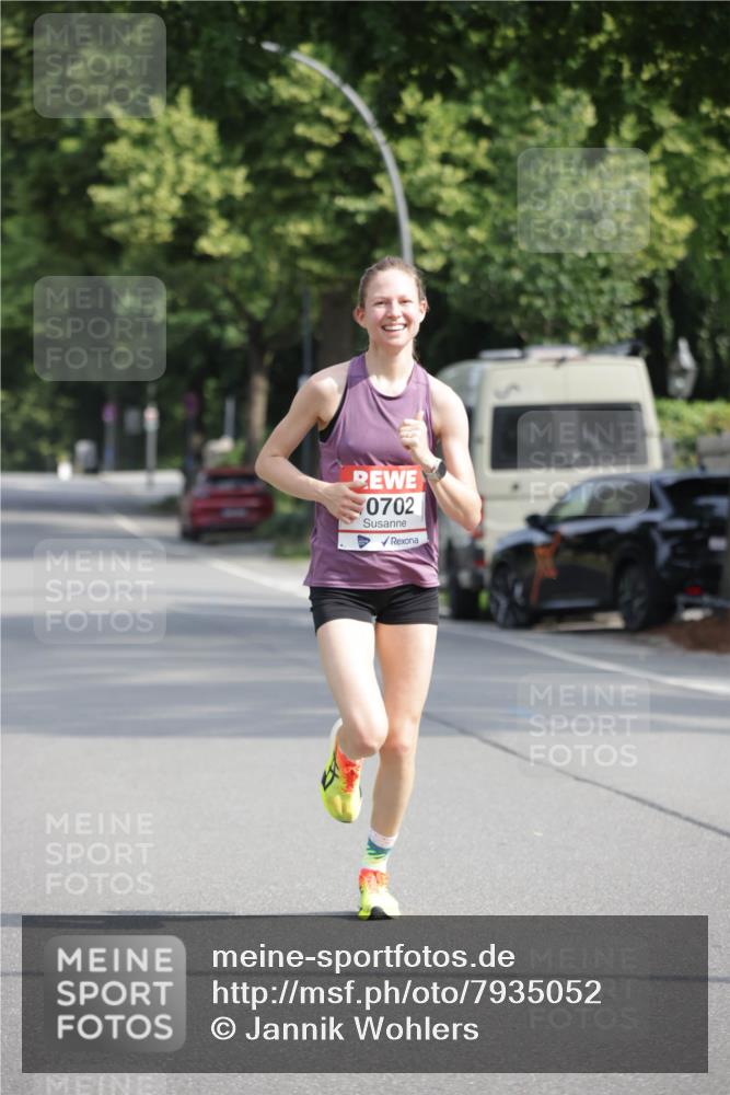 15.06.2025 - REWE Women's Run Jannik Wohlers http://msf.ph/oto/7935052 15.06.2025 08:38:45 Laufen 0702 meine-sportfotos.de