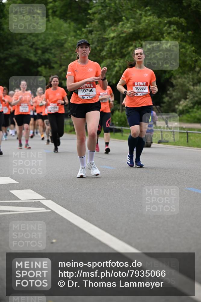 15.06.2025 - REWE Women's Run Dr. Thomas Lammeyer http://msf.ph/oto/7935066 15.06.2025 09:18:56 Laufen 10766, 10683 meine-sportfotos.de