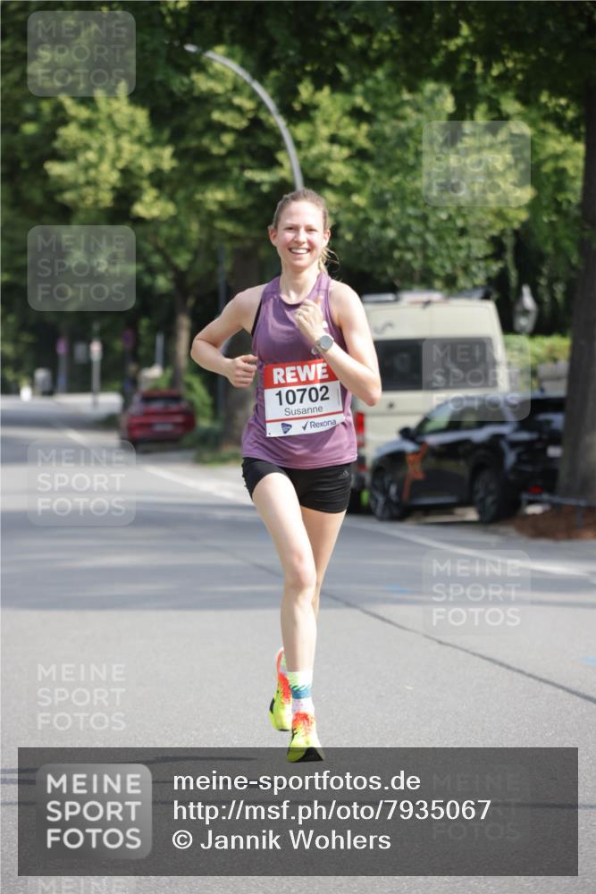 15.06.2025 - REWE Women's Run Jannik Wohlers http://msf.ph/oto/7935067 15.06.2025 08:38:45 Laufen 10702 meine-sportfotos.de