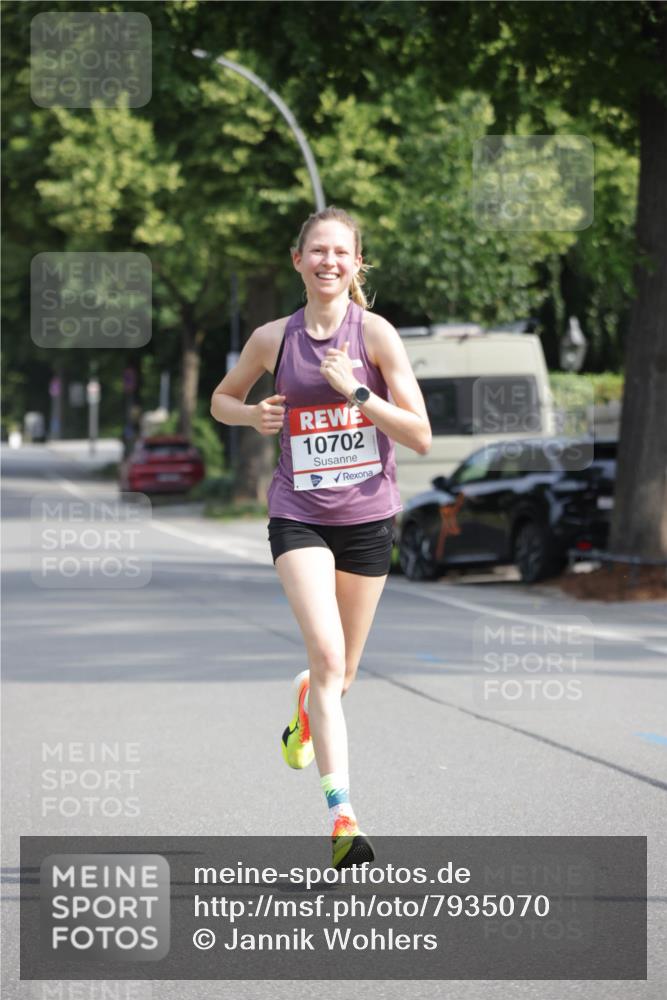 15.06.2025 - REWE Women's Run Jannik Wohlers http://msf.ph/oto/7935070 15.06.2025 08:38:45 Laufen 10702 meine-sportfotos.de