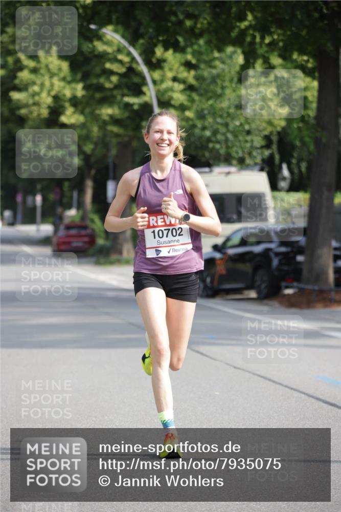 15.06.2025 - REWE Women's Run Jannik Wohlers http://msf.ph/oto/7935075 15.06.2025 08:38:45 Laufen 10702 meine-sportfotos.de