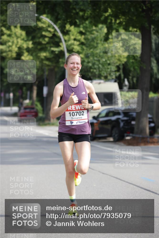15.06.2025 - REWE Women's Run Jannik Wohlers http://msf.ph/oto/7935079 15.06.2025 08:38:45 Laufen 10702 meine-sportfotos.de