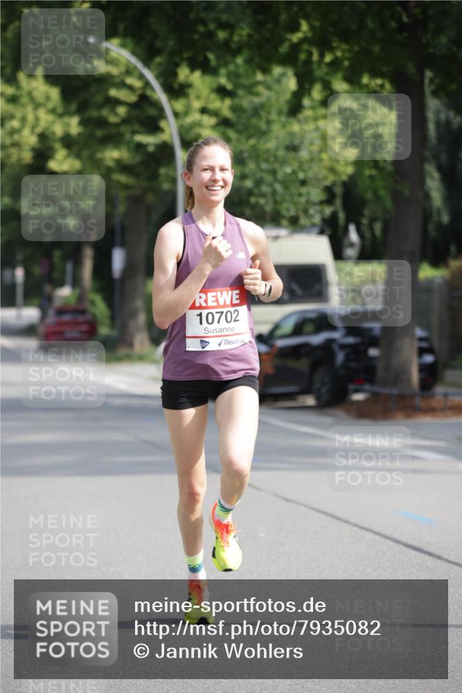 15.06.2025 - REWE Women's Run Jannik Wohlers http://msf.ph/oto/7935082 15.06.2025 08:38:45 Laufen 10702 meine-sportfotos.de
