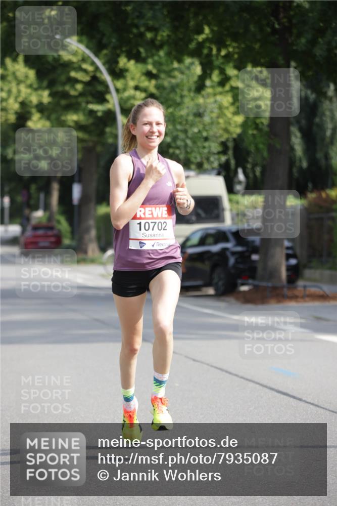 15.06.2025 - REWE Women's Run Jannik Wohlers http://msf.ph/oto/7935087 15.06.2025 08:38:45 Laufen 10702 meine-sportfotos.de
