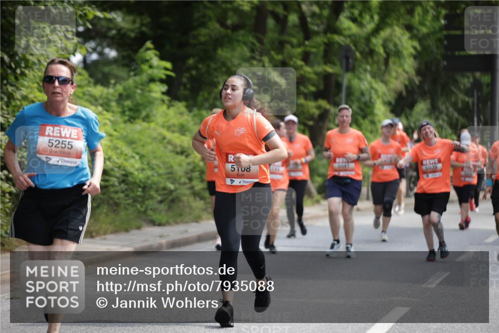 15.06.2025 - REWE Women's Run Jannik Wohlers http://msf.ph/oto/7935088 15.06.2025 10:12:41 Laufen 5255, 5108, 6041, 6030 meine-sportfotos.de