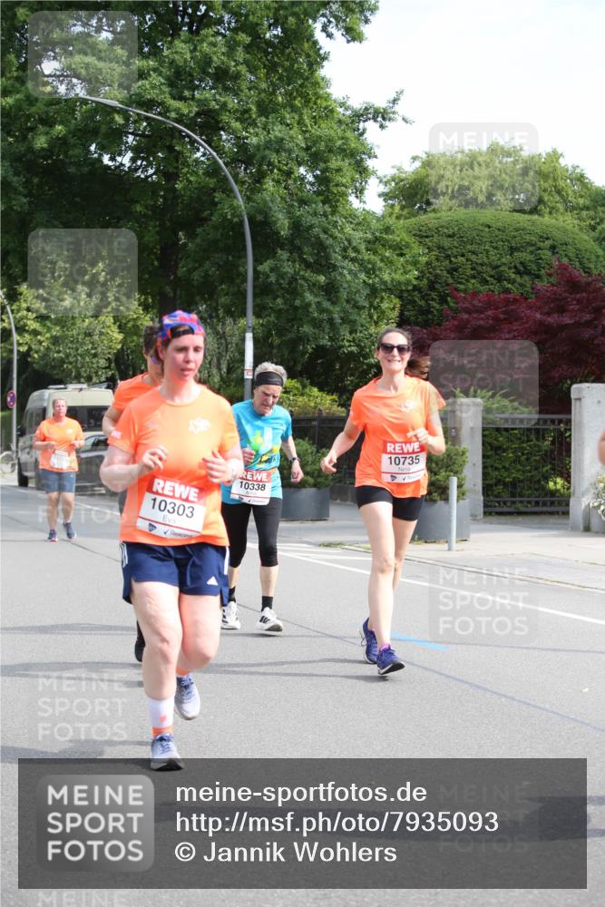 15.06.2025 - REWE Women's Run Jannik Wohlers http://msf.ph/oto/7935093 15.06.2025 09:52:56 Laufen 10545, 10303, 10338, 10735 meine-sportfotos.de