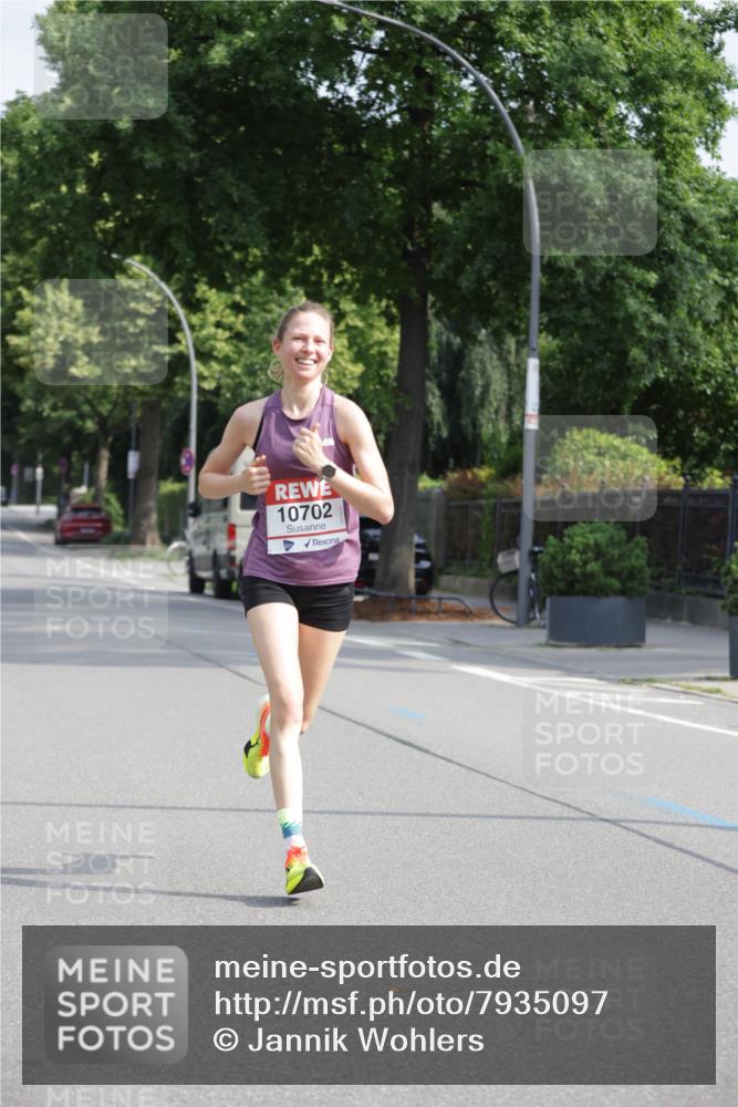 15.06.2025 - REWE Women's Run Jannik Wohlers http://msf.ph/oto/7935097 15.06.2025 08:38:46 Laufen 10702 meine-sportfotos.de
