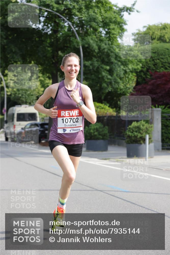 15.06.2025 - REWE Women's Run Jannik Wohlers http://msf.ph/oto/7935144 15.06.2025 08:38:46 Laufen 10702 meine-sportfotos.de