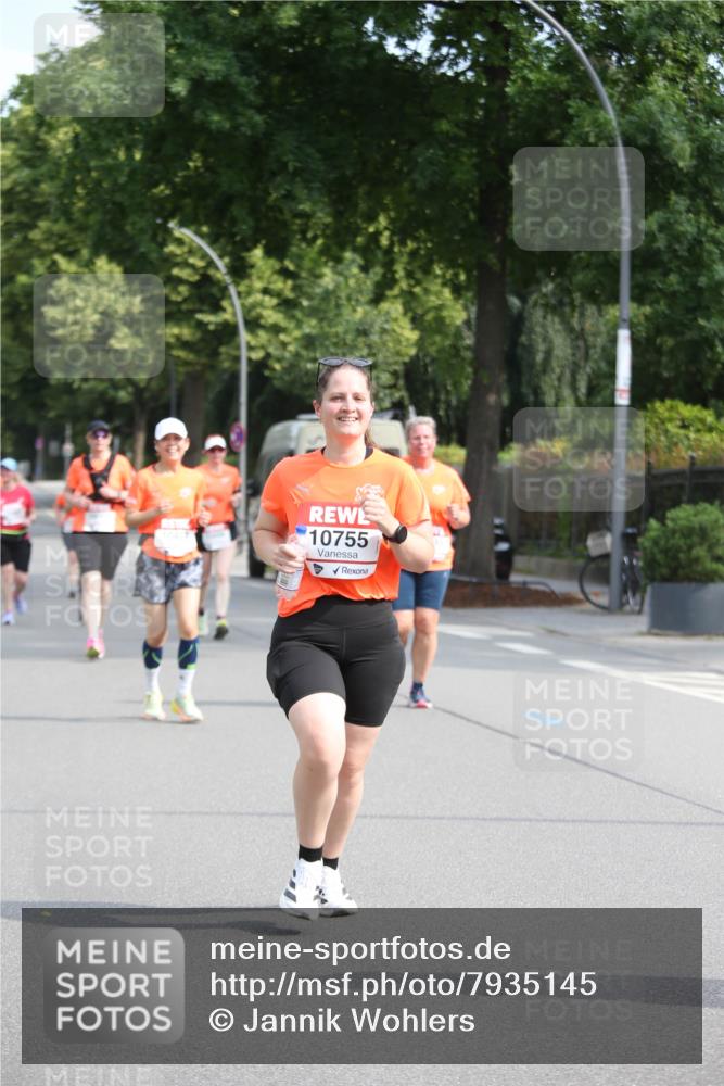 15.06.2025 - REWE Women's Run Jannik Wohlers http://msf.ph/oto/7935145 15.06.2025 09:52:57 Laufen 10755 meine-sportfotos.de