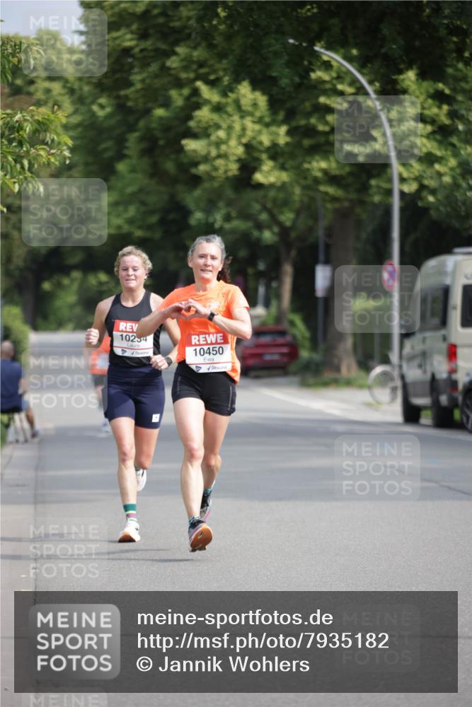 15.06.2025 - REWE Women's Run Jannik Wohlers http://msf.ph/oto/7935182 15.06.2025 08:40:21 Laufen 10254, 10450 meine-sportfotos.de