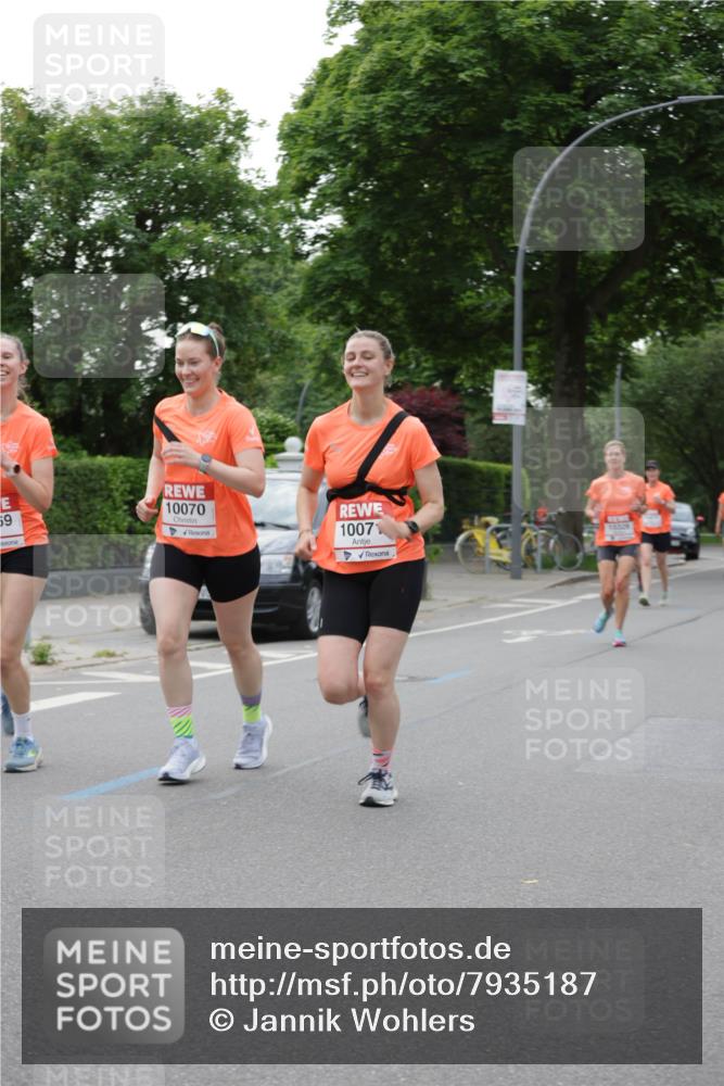 15.06.2025 - REWE Women's Run Jannik Wohlers http://msf.ph/oto/7935187 15.06.2025 08:25:53 Laufen 59, 10070, 1007, 10308 meine-sportfotos.de