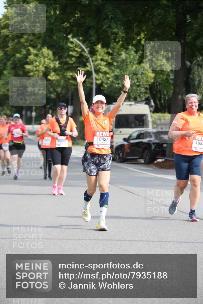 15.06.2025 - REWE Women's Run Jannik Wohlers http://msf.ph/oto/7935188 15.06.2025 09:52:59 Laufen 10005, 10427, 105 meine-sportfotos.de