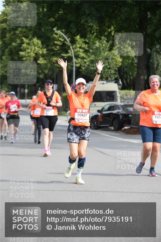 15.06.2025 - REWE Women's Run Jannik Wohlers http://msf.ph/oto/7935191 15.06.2025 09:52:59 Laufen 10005, 10427, 105 meine-sportfotos.de