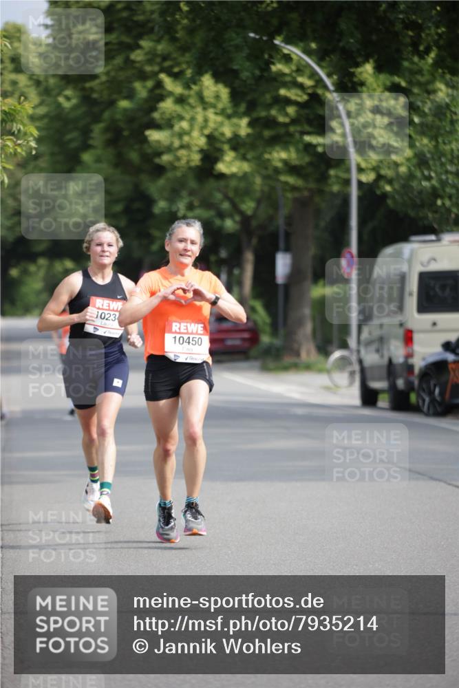 15.06.2025 - REWE Women's Run Jannik Wohlers http://msf.ph/oto/7935214 15.06.2025 08:40:21 Laufen 1023, 10450 meine-sportfotos.de