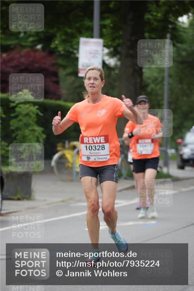 15.06.2025 - REWE Women's Run Jannik Wohlers http://msf.ph/oto/7935224 15.06.2025 08:25:54 Laufen 10328, 10417 meine-sportfotos.de