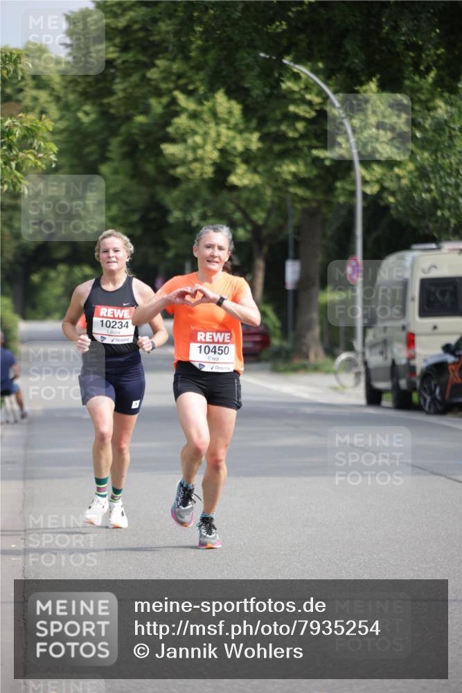 15.06.2025 - REWE Women's Run Jannik Wohlers http://msf.ph/oto/7935254 15.06.2025 08:40:22 Laufen 10234, 10450 meine-sportfotos.de