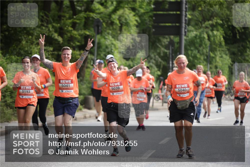 15.06.2025 - REWE Women's Run Jannik Wohlers http://msf.ph/oto/7935255 15.06.2025 10:12:43 Laufen 5193, 5041, 5039, 5040, 5216, 6414 meine-sportfotos.de