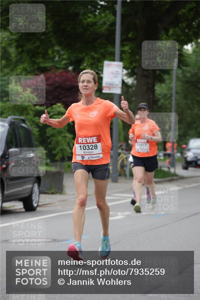 15.06.2025 - REWE Women's Run Jannik Wohlers http://msf.ph/oto/7935259 15.06.2025 08:25:55 Laufen 10328, 10417 meine-sportfotos.de