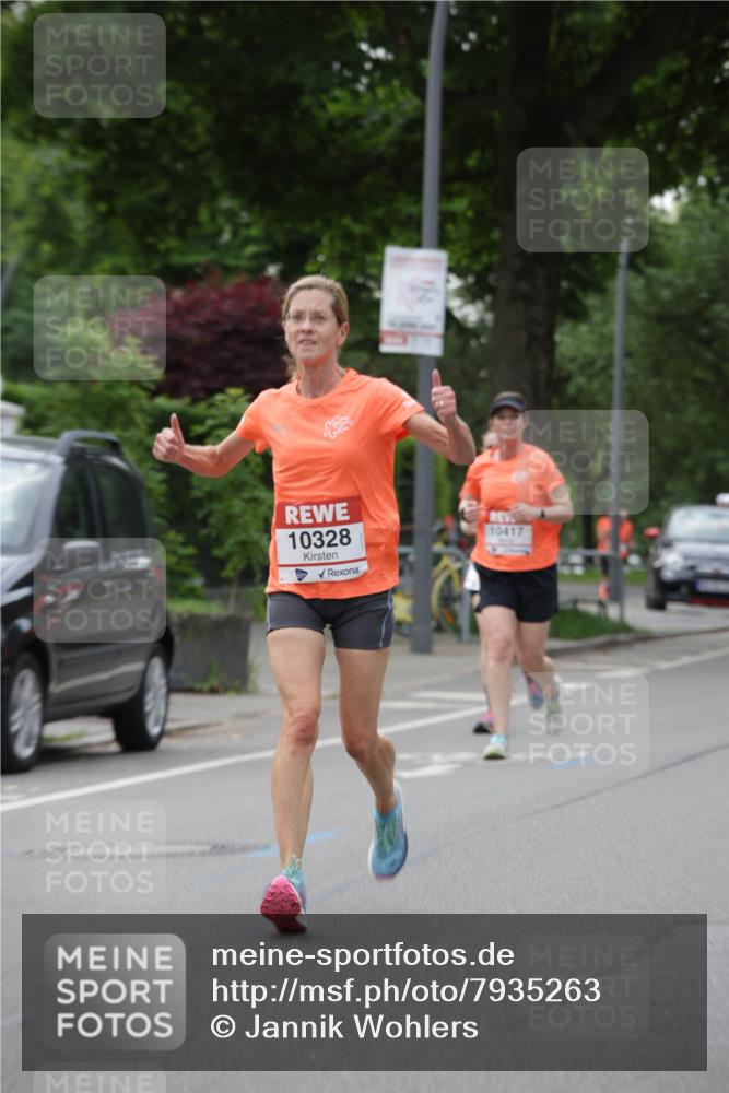 15.06.2025 - REWE Women's Run Jannik Wohlers http://msf.ph/oto/7935263 15.06.2025 08:25:55 Laufen 14, 10328, 10417 meine-sportfotos.de