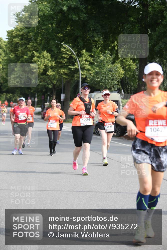 15.06.2025 - REWE Women's Run Jannik Wohlers http://msf.ph/oto/7935272 15.06.2025 09:53:01 Laufen 03, 10005, 10047, 10688, 10427 meine-sportfotos.de