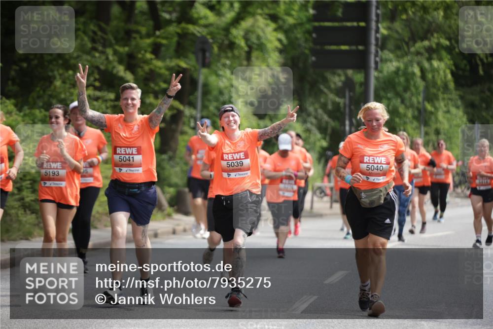 15.06.2025 - REWE Women's Run Jannik Wohlers http://msf.ph/oto/7935275 15.06.2025 10:12:43 Laufen 5193, 5041, 5039, 6216, 5040 meine-sportfotos.de
