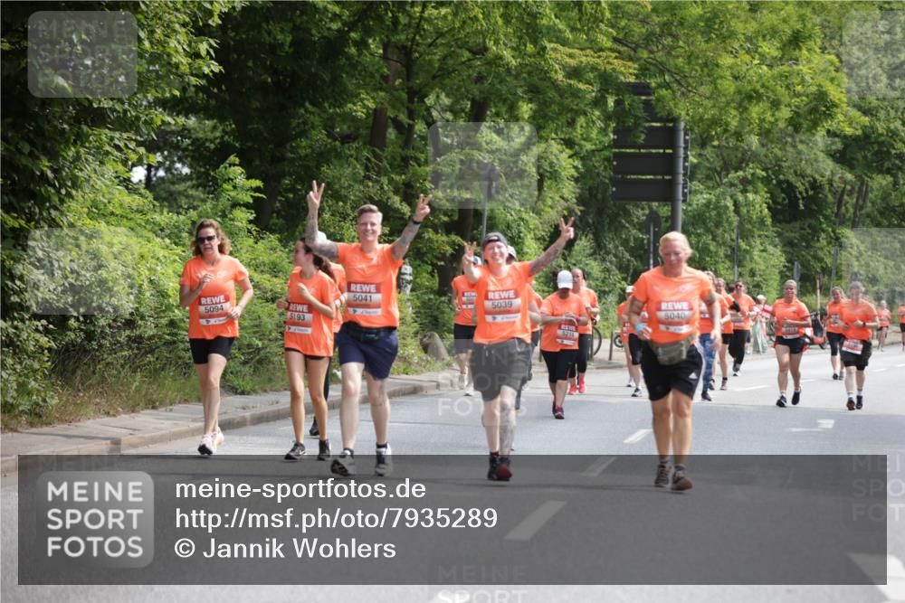 15.06.2025 - REWE Women's Run Jannik Wohlers http://msf.ph/oto/7935289 15.06.2025 10:12:44 Laufen 5041, 505, 5094, 5039, 5193, 5215, 5040, 5414 meine-sportfotos.de