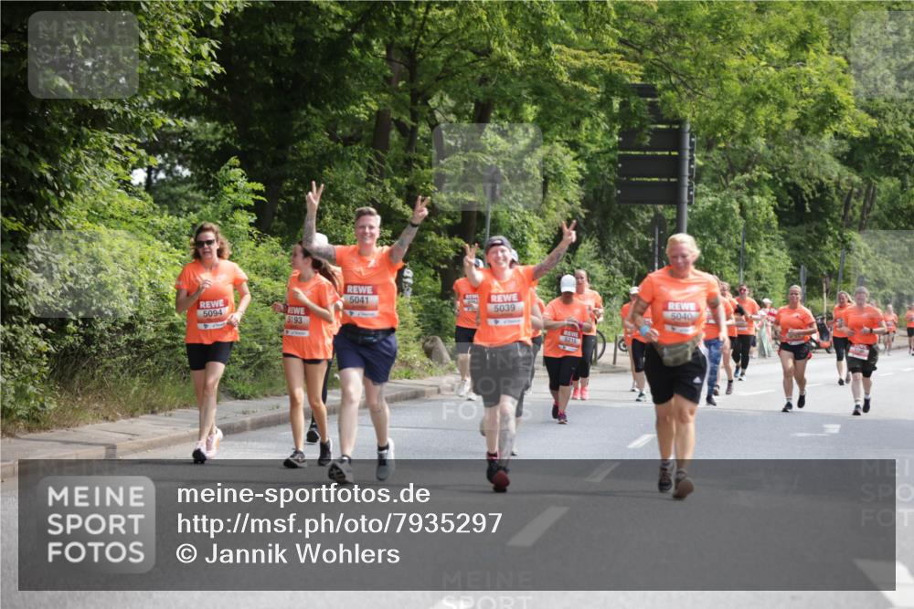 15.06.2025 - REWE Women's Run Jannik Wohlers http://msf.ph/oto/7935297 15.06.2025 10:12:44 Laufen 5041, 5039, 5094, 5193, 5215, 5040 meine-sportfotos.de